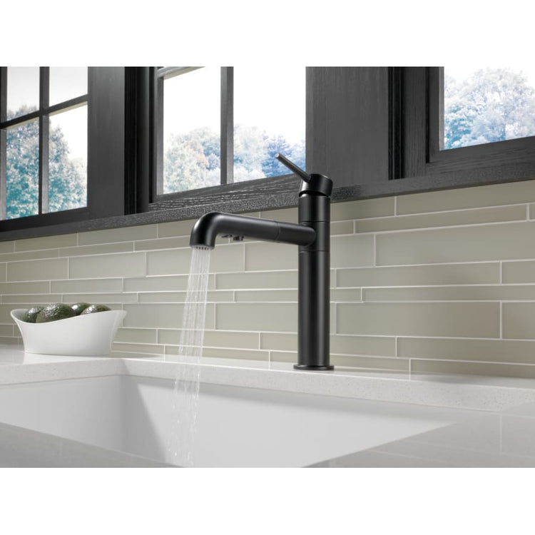 Delta Trinsic Pull-Out Kitchen Faucet with Lifetime Warranty, Modern Design