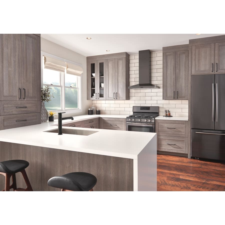 Delta Trinsic Pull-Out Kitchen Faucet with Lifetime Warranty, Modern Design