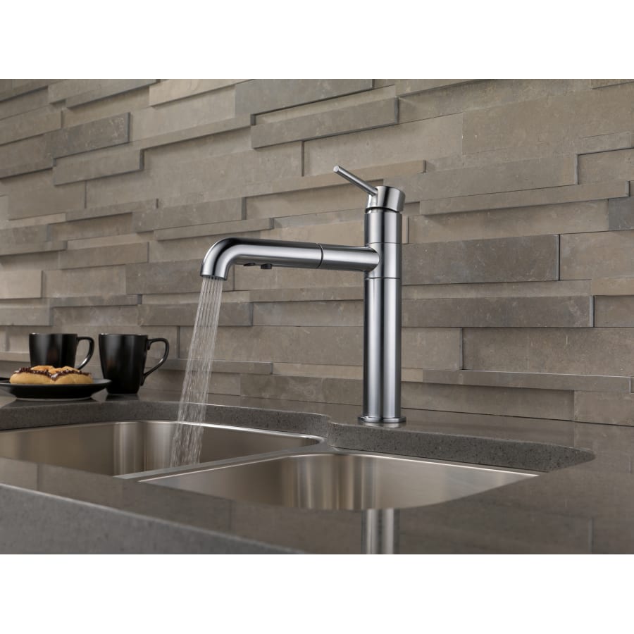 Delta Trinsic Pull-Out Kitchen Faucet with Lifetime Warranty, Modern Design