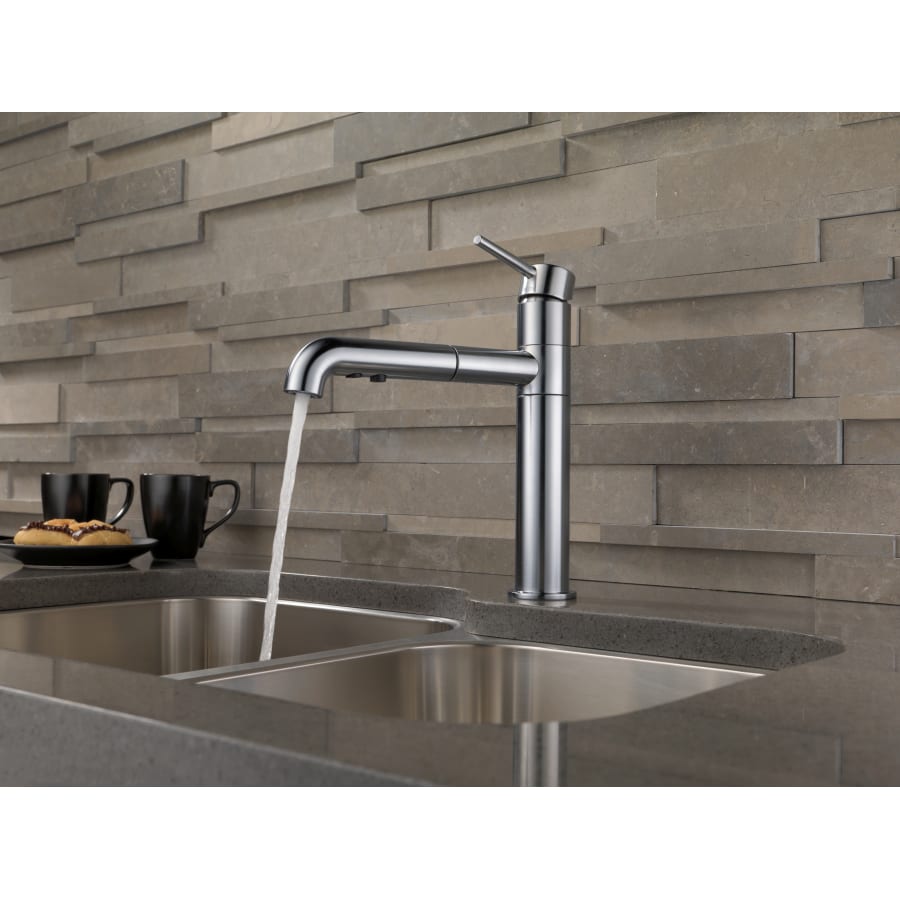Delta Trinsic Pull-Out Kitchen Faucet with Lifetime Warranty, Modern Design