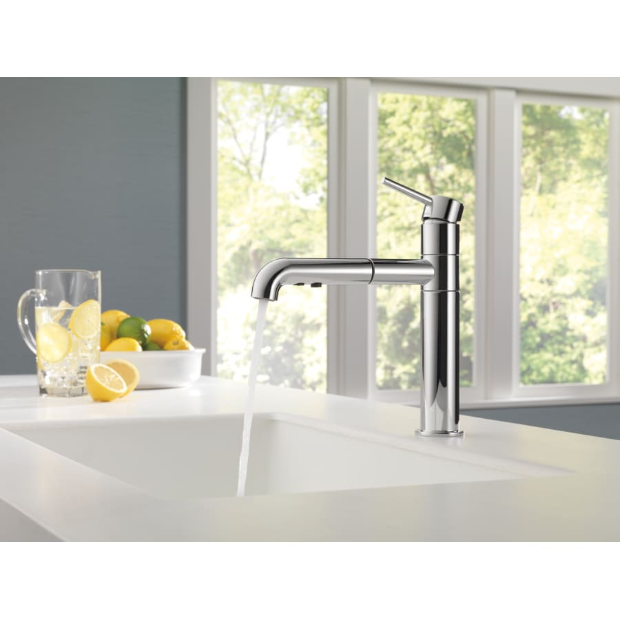 Delta Trinsic Pull-Out Kitchen Faucet with Lifetime Warranty, Modern Design
